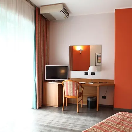 Hotel Romanisio Fossano Zimmer foto